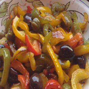 La foto della ricetta Peperoni Alle Olive di Tuduu adatta a Vegetariani, vegani, diete senza lattosio, diete senza glutine, diete senza nichel, pescetariani.