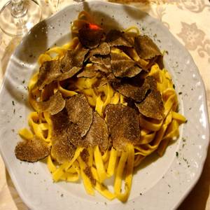 La foto della ricetta Tagliatelle Al Tartufo Nero di Tuduu adatta a Diete senza lattosio, diete senza nichel, pescetariani.