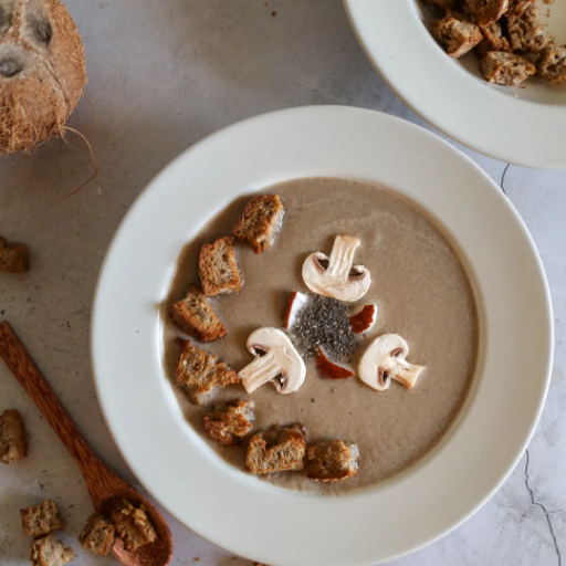 La foto della ricetta Zuppa cocco e funghi di Arte in Tavola adatta a Vegani, Vegetariani, Celiaci, Intolleranti al lattosio