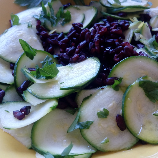 La foto della ricetta Riso venere alle zucchine e prezzemolo di Isabella PsicoFoodCoach adatta a Vegani, Vegetariani, Celiaci, Intolleranti al lattosio