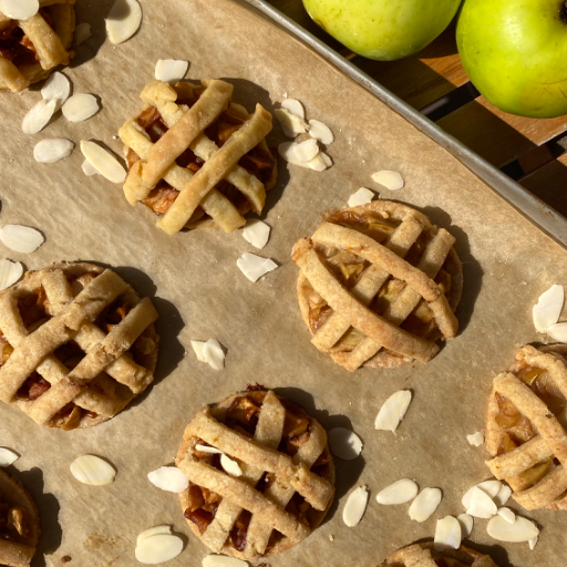 La foto della ricetta Mini Apple pie di Ricettario del benessere adatta a Vegetariani, vegani, diete senza lattosio, pescetariani.