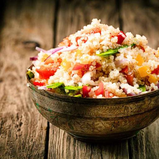 La foto della ricetta Quinoa con insalata di verdure grigliate di Tuduu adatta a Vegetariani, vegani, diete senza lattosio, diete senza glutine, pescetariani.